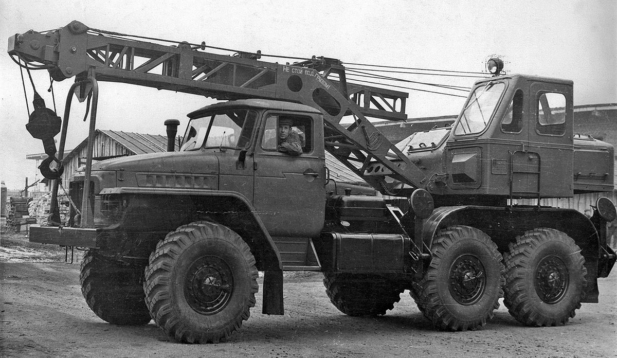 История автокранов